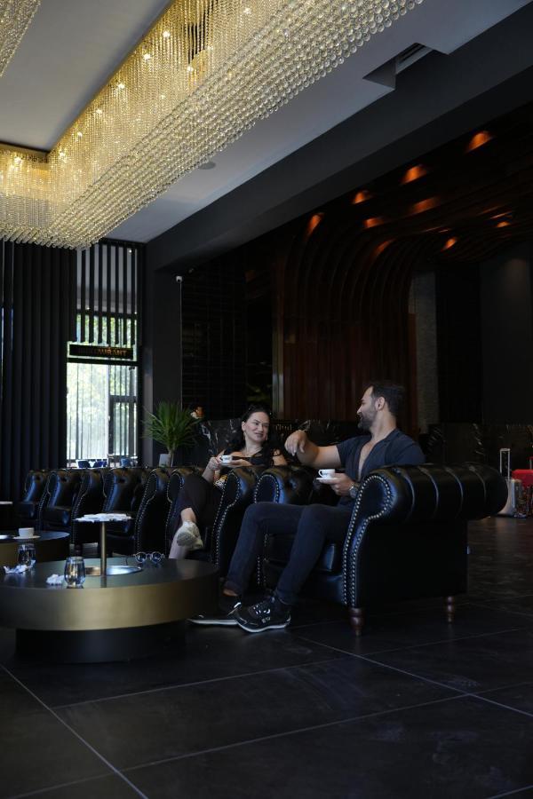 Marlen Bayrakli Hotel