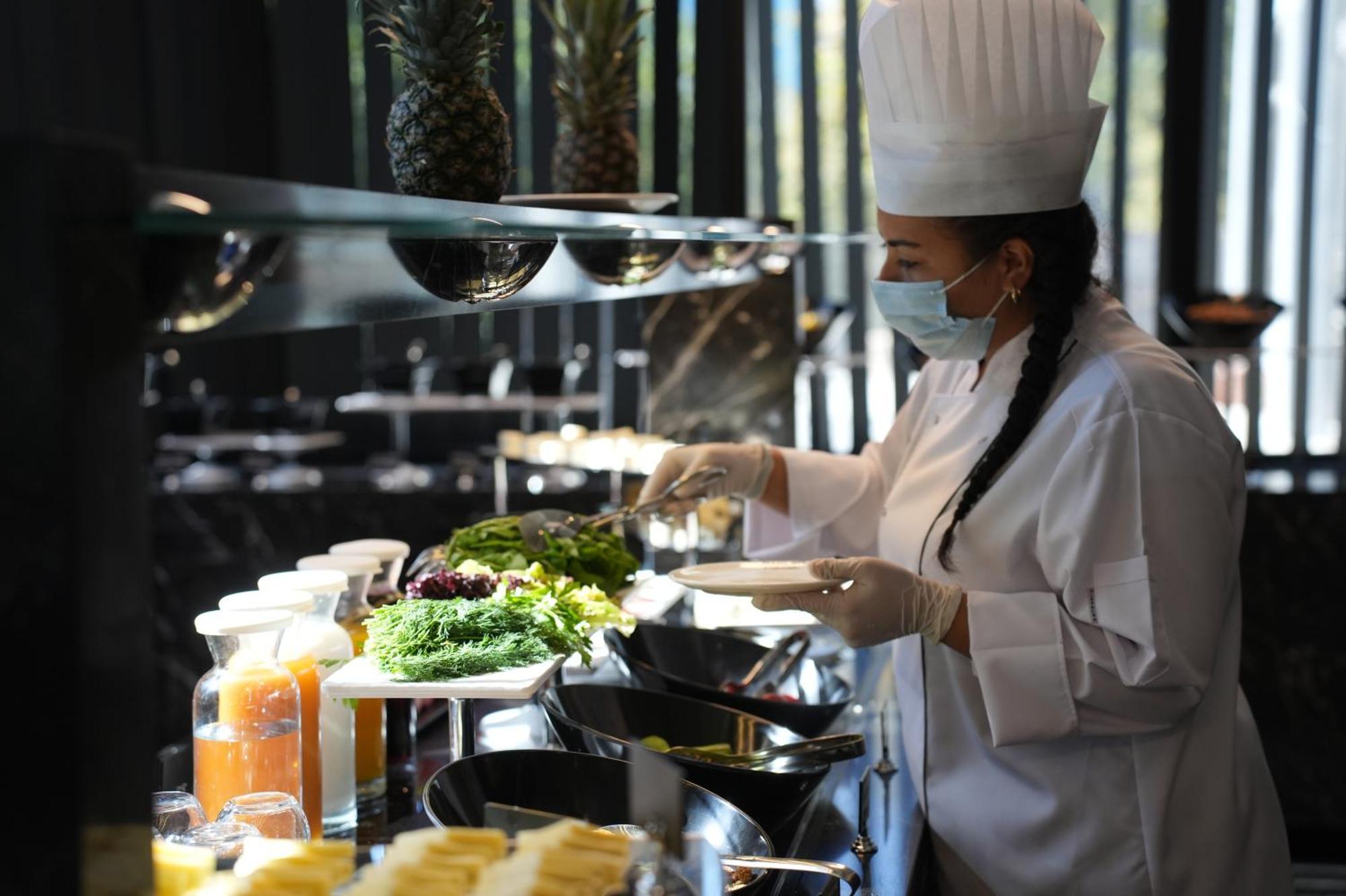 Marlen Bayrakli Hotel 4*